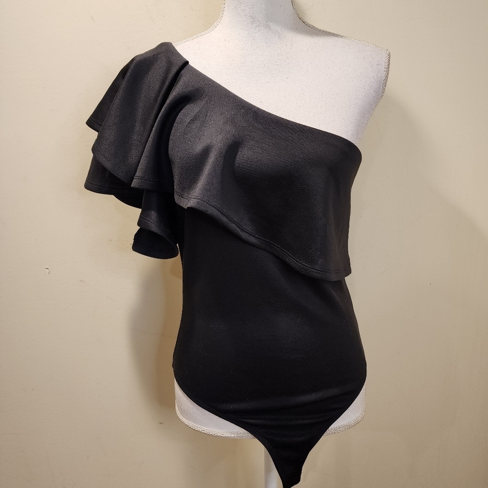 Elegant Black One-Shoulder Ruffle Top